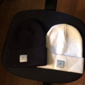 Empyre Women Black and Cream Beanie Duo